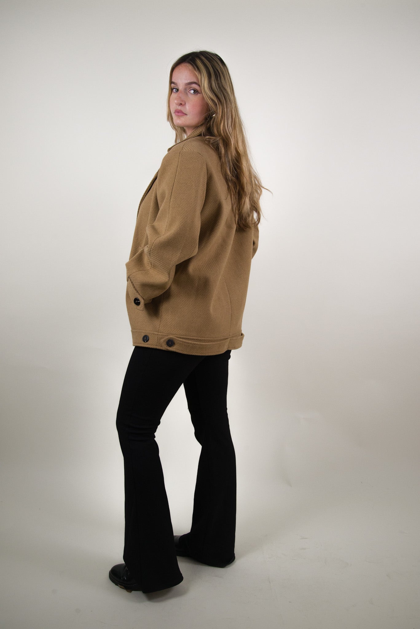 MANTEAU COURT EN LAINE