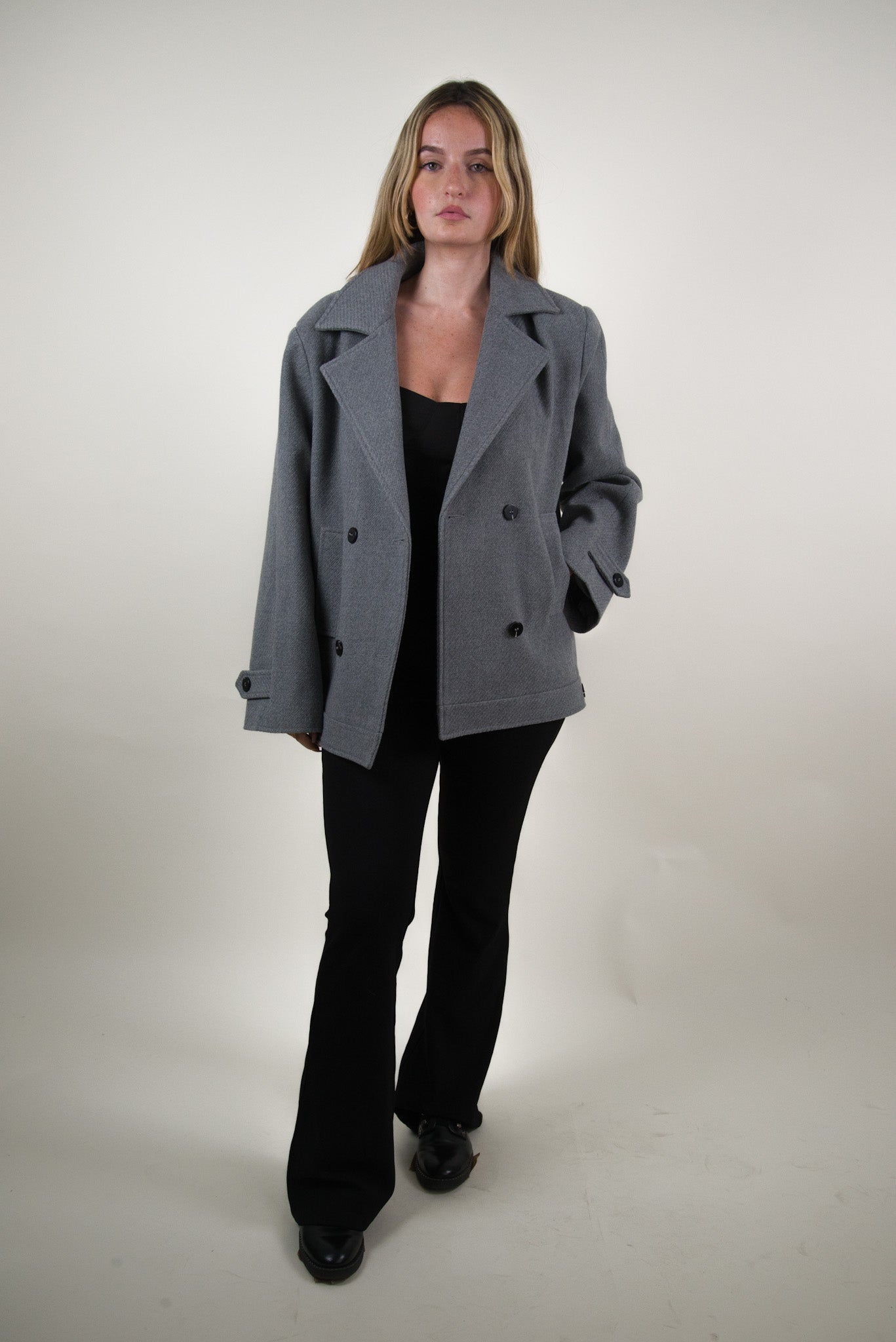 MANTEAU COURT EN LAINE