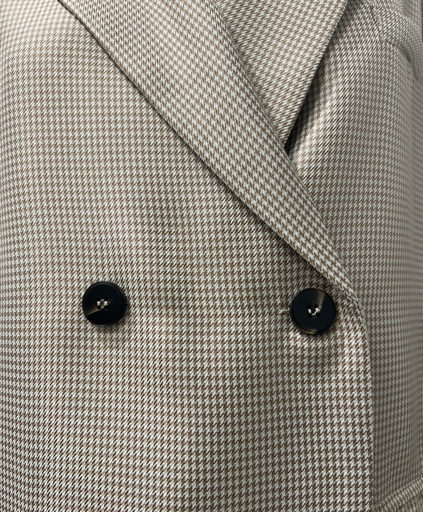 DOUBLE-BREASTED BLAZER