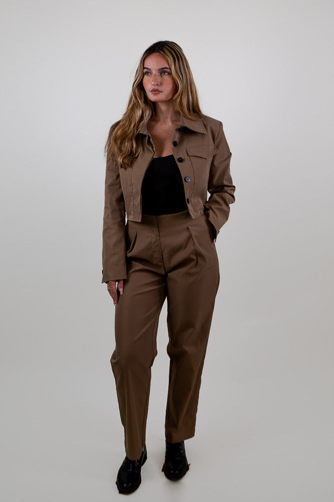 Veste de tailleur courte