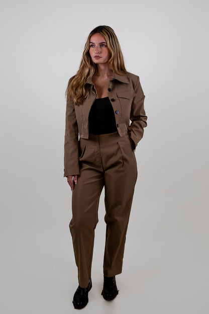 Veste de tailleur courte