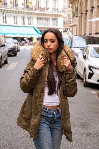 PARKA AVEC CAPUCHE ET INTÉRIEUR FAUSSE FOURRURE