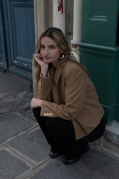 VESTE COURTE À DOUBLE BOUTONNAGE