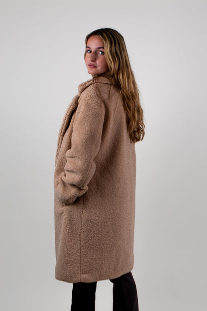 MID-LENGTH SHEARLING COAT