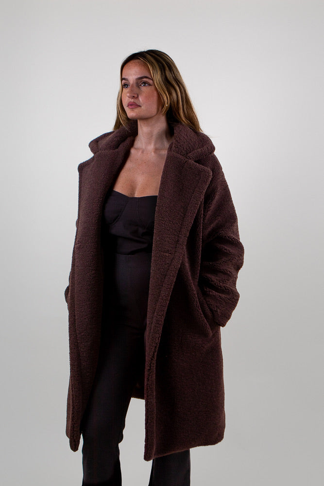 MID-LENGTH SHEARLING COAT