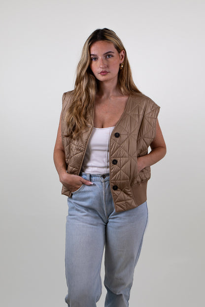 QUILTED SLEEVELESS DOWN JACKET