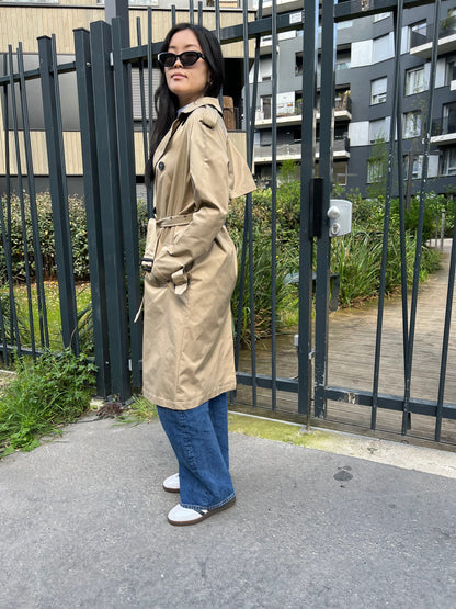 Trench-coat