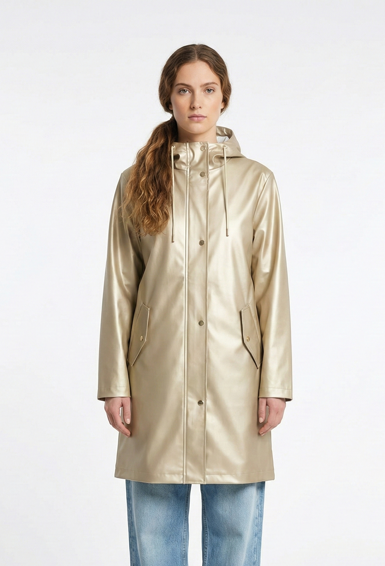 PARKA IMPERMEABLE CON CAPUCHA