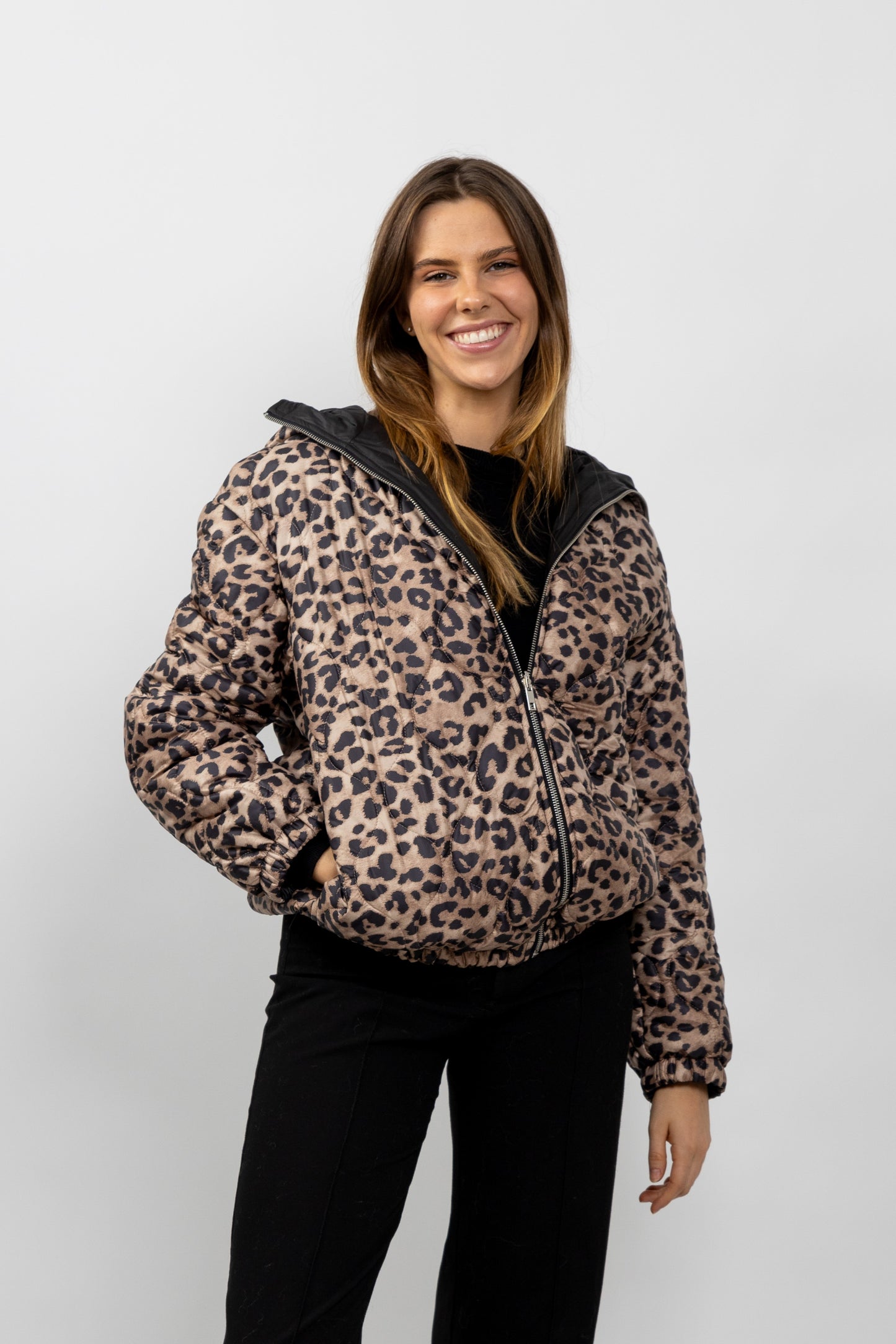 Reversible hooded down jacket
