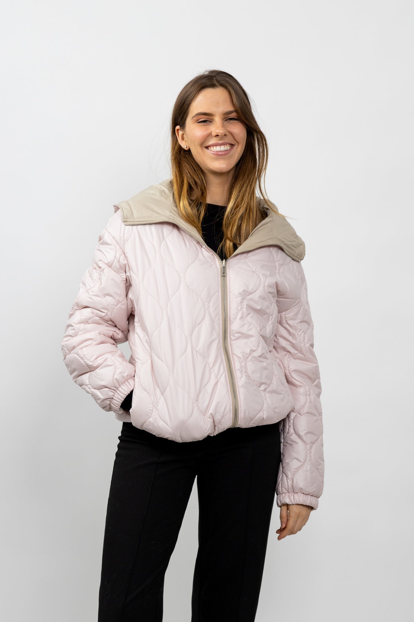 Reversible hooded down jacket