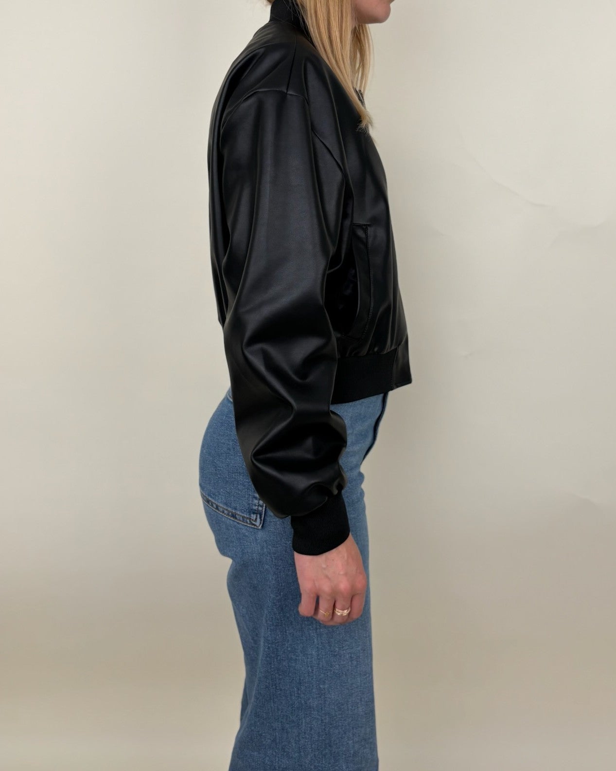 Chaqueta bomber de piel sintética