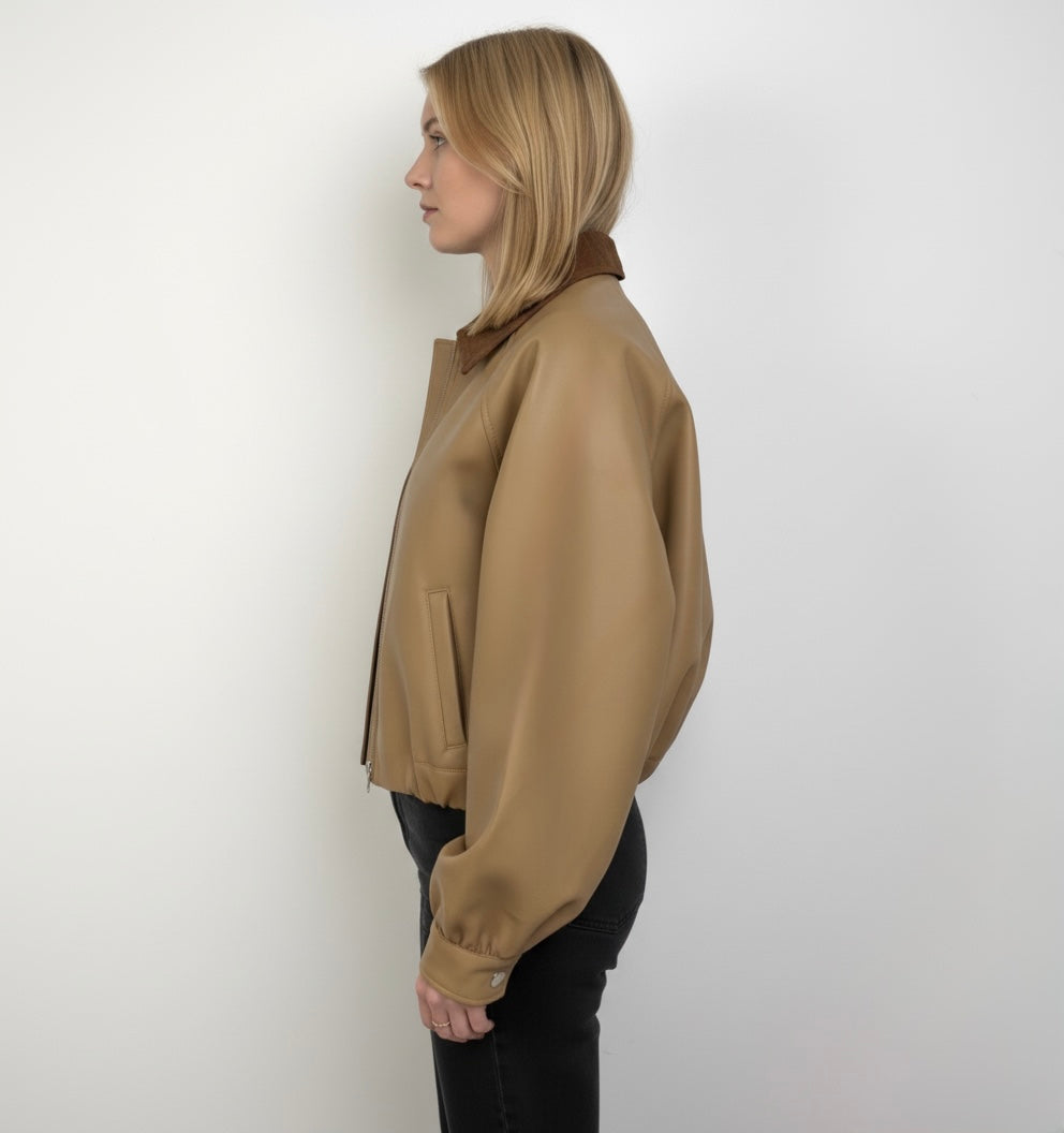 VESTE EN SIMILICUIR À COL CONTRASTÉ