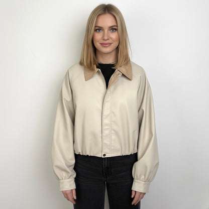 VESTE EN SIMILICUIR À COL CONTRASTÉ