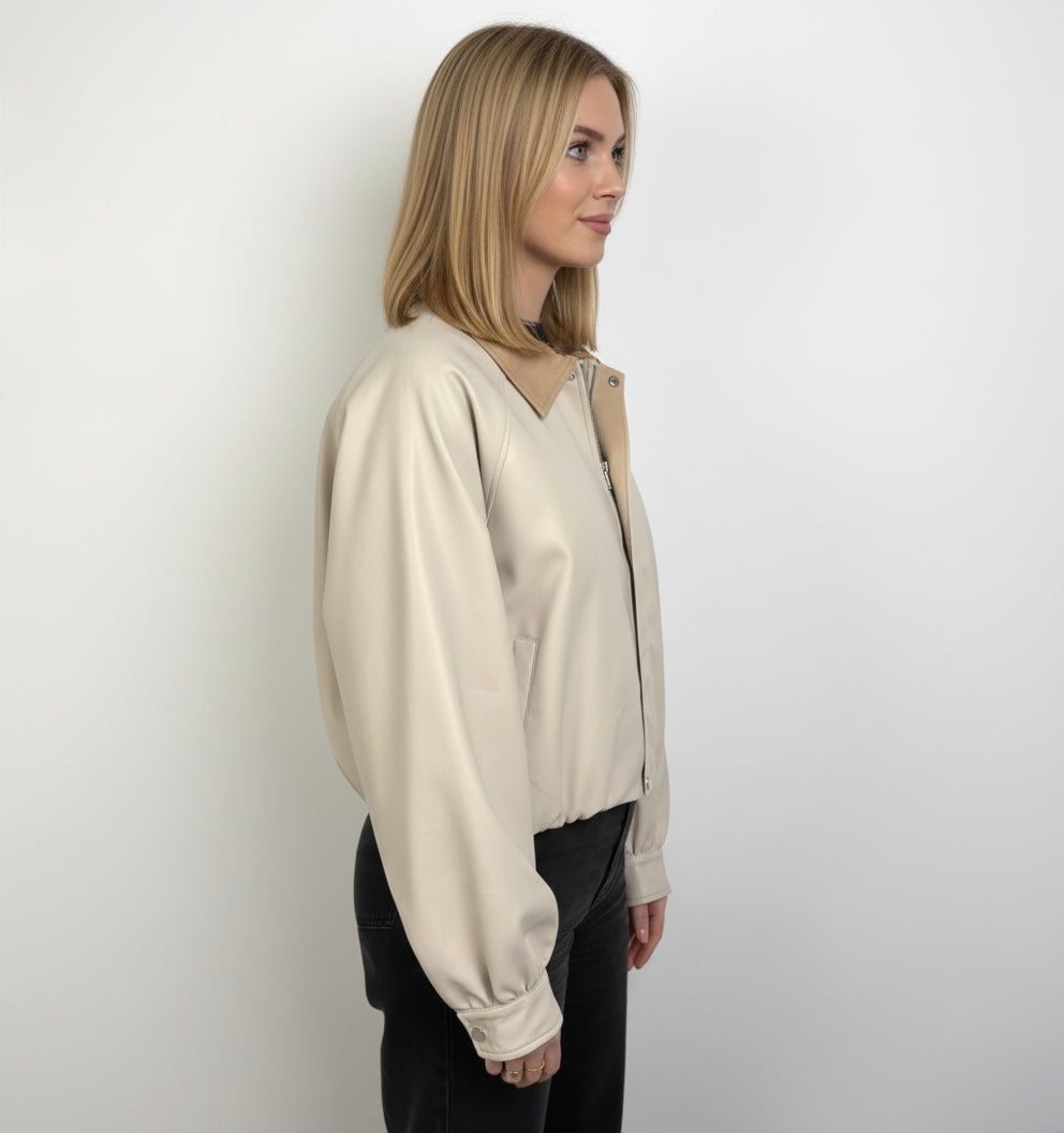 VESTE EN SIMILICUIR À COL CONTRASTÉ