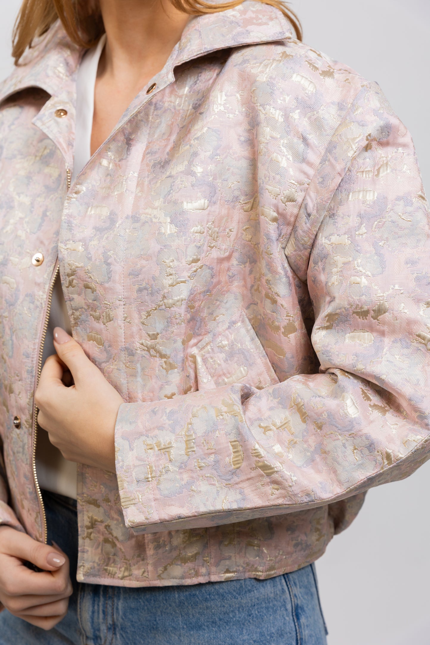 VESTE À MOTIF EN TISSU MÉTALLISÉ