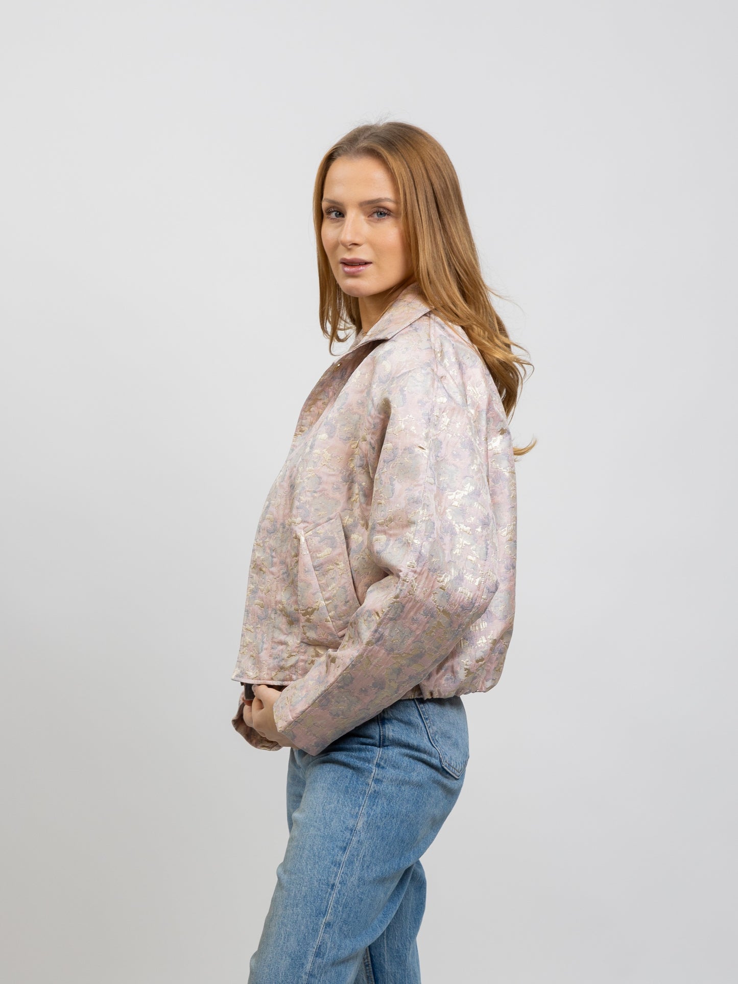 VESTE À MOTIF EN TISSU MÉTALLISÉ