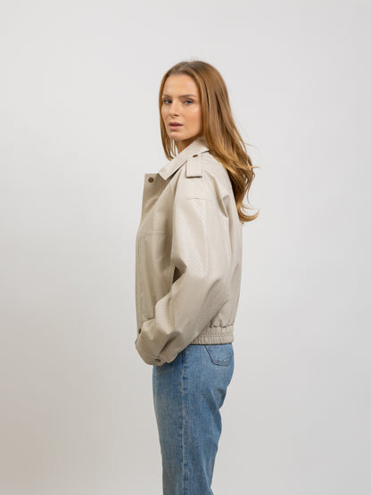 CHAQUETA DE CUERO SINTÉTICO CON ESTAMPADO TRENZADO