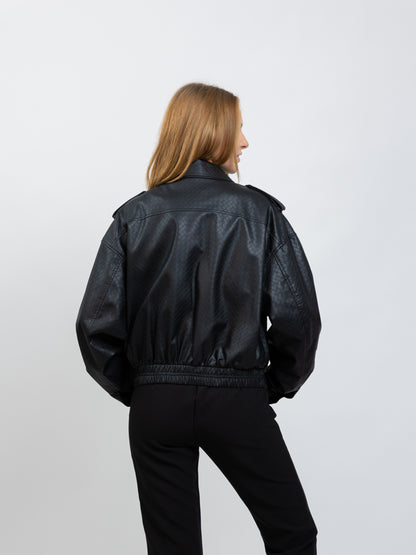 CHAQUETA DE CUERO SINTÉTICO CON ESTAMPADO TRENZADO