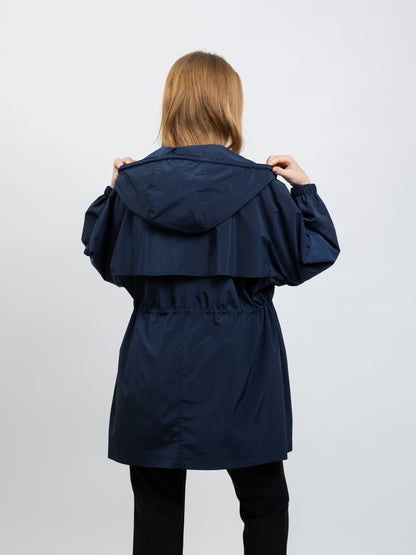 PARKA LIGERA CON CAPUCHA