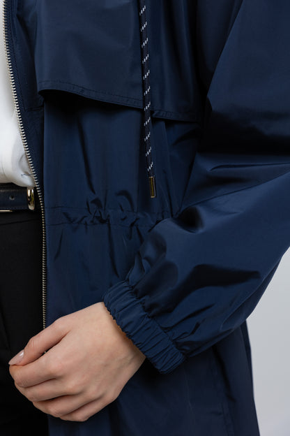 PARKA LIGERA CON CAPUCHA