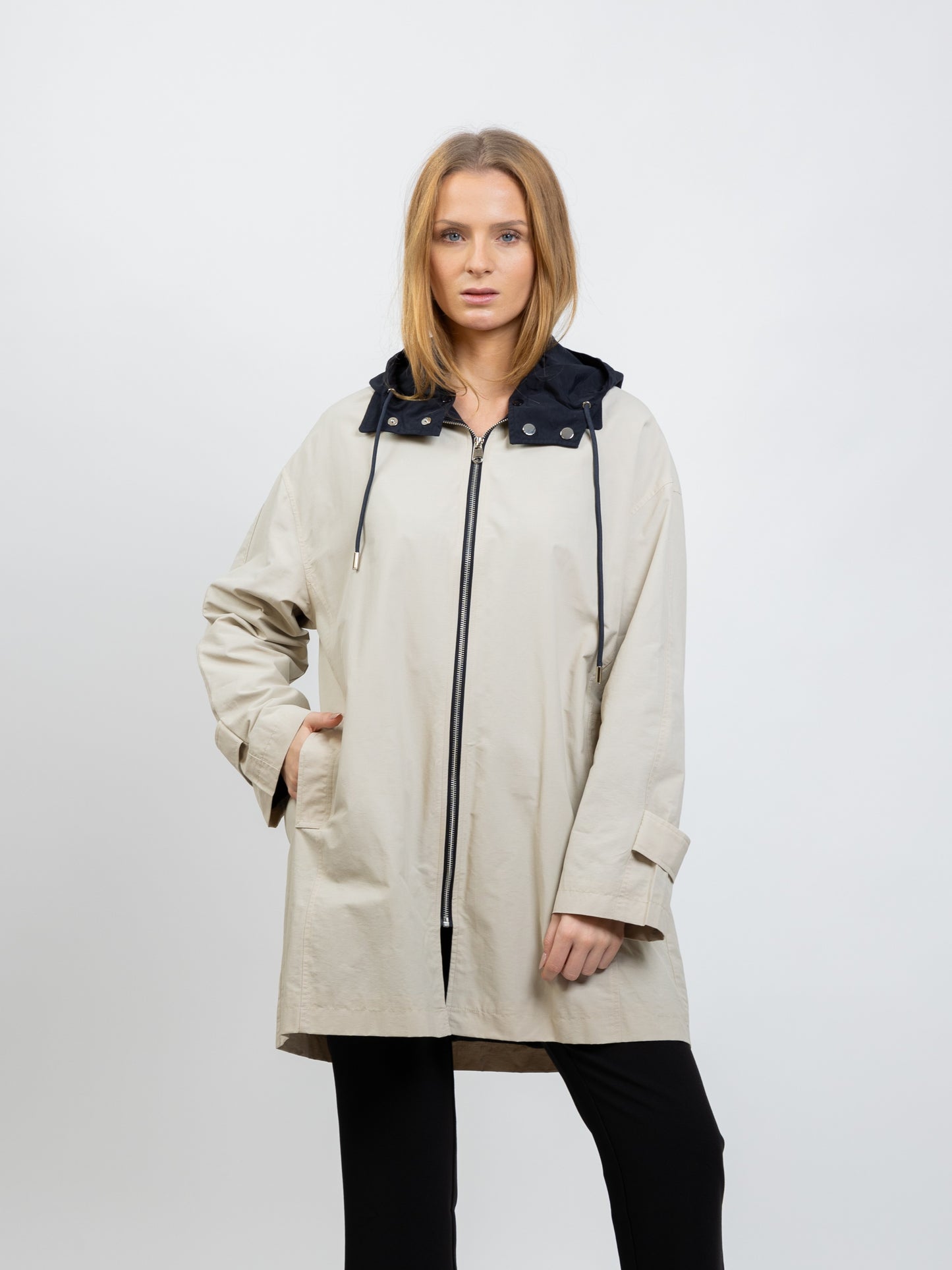 CONTRASTING HOODED PARKA