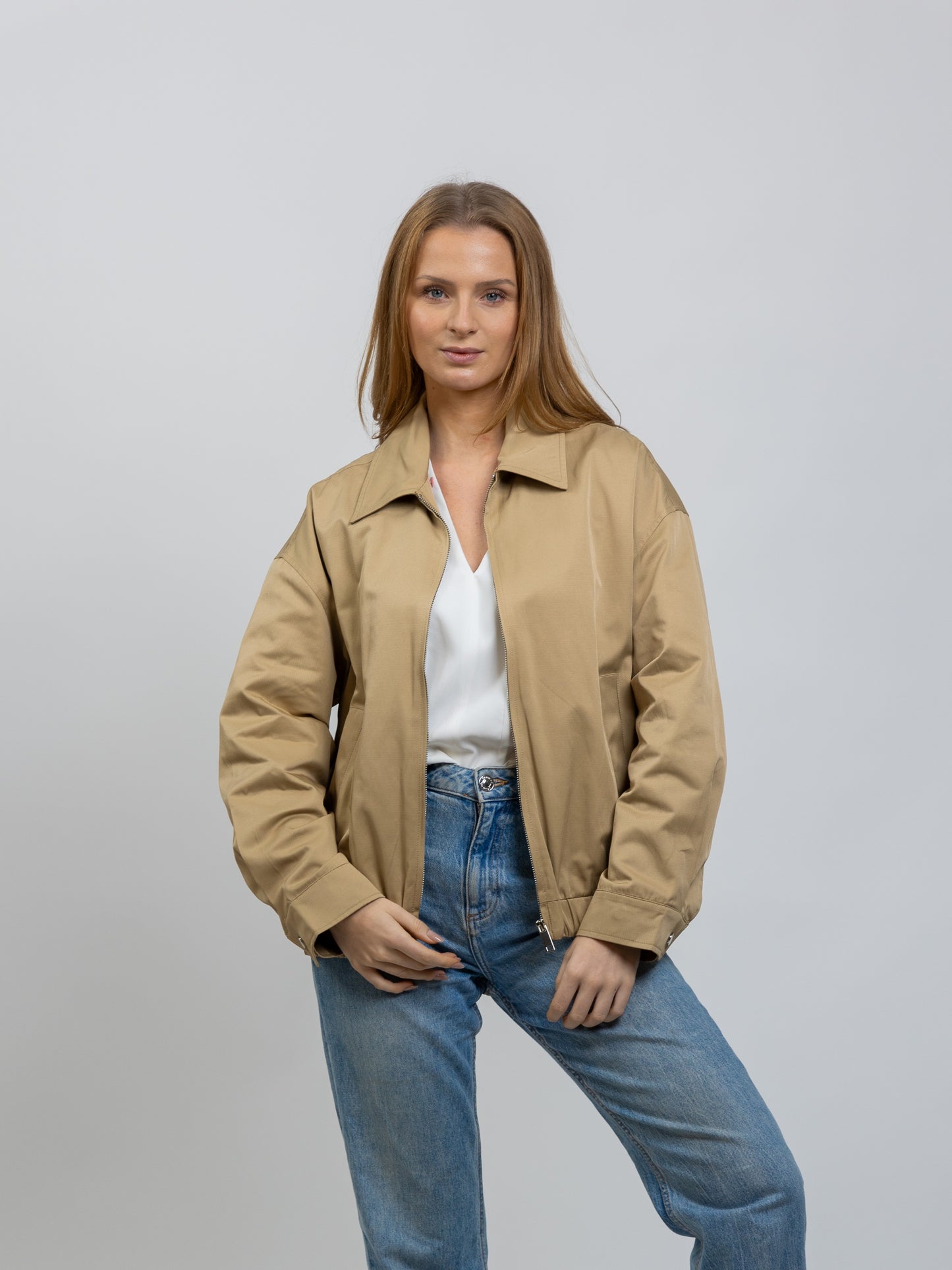 JACKET WITH CONTRASTING REMOVABLE HOOD