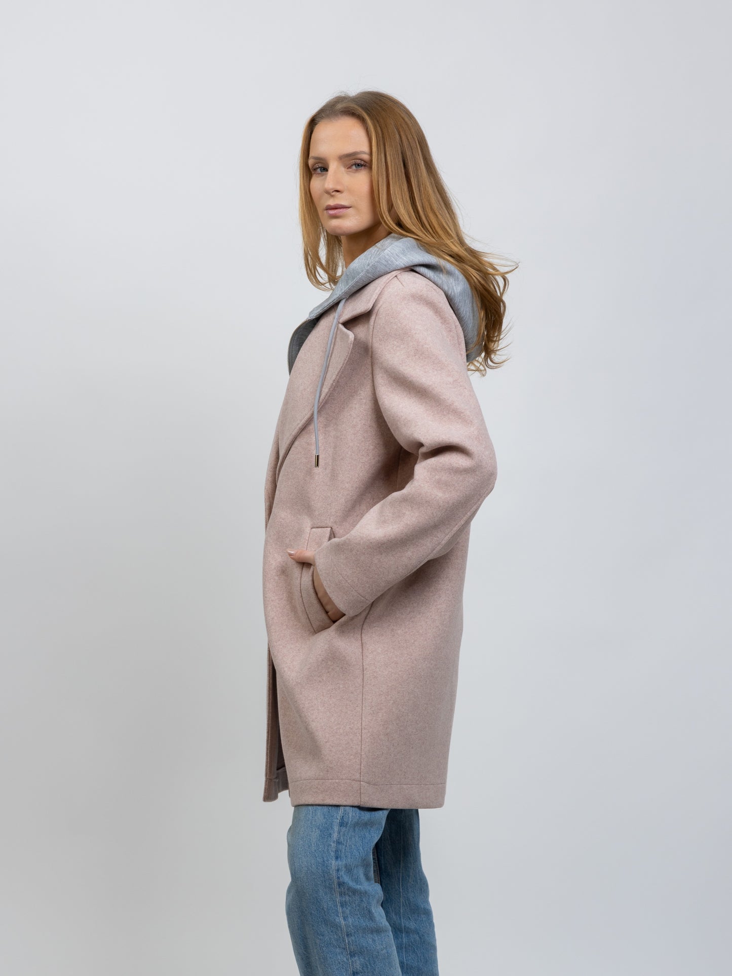 MANTEAU FAUX 2 PIÈCES AVEC CAPUCHE CONTRASTÉE