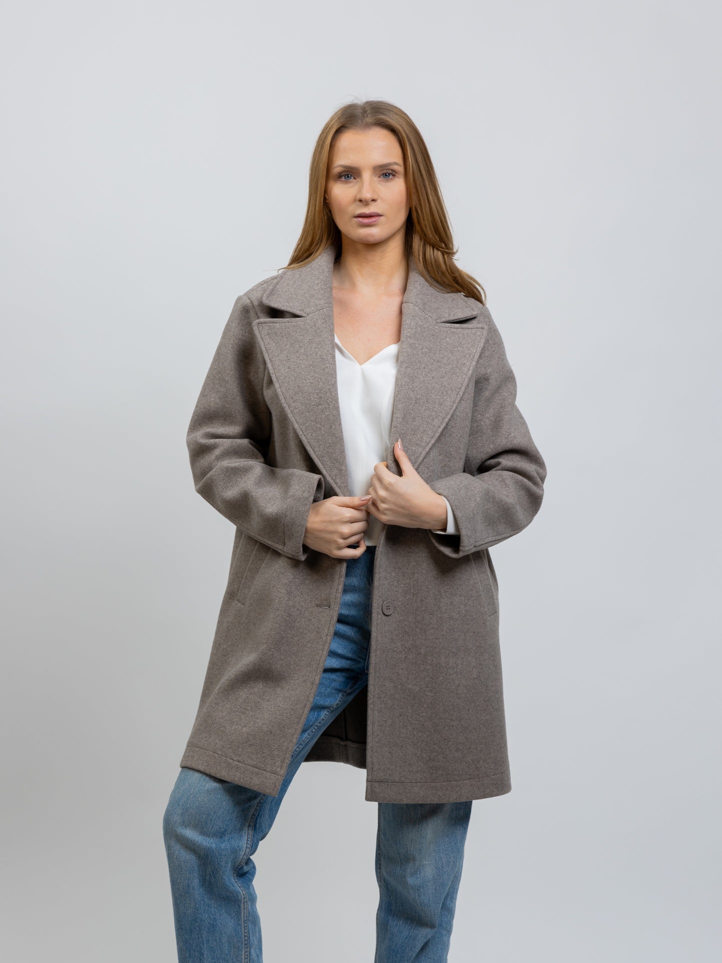 MANTEAU FAUX 2 PIÈCES AVEC CAPUCHE CONTRASTÉE