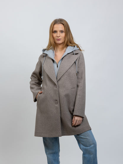 MANTEAU FAUX 2 PIÈCES AVEC CAPUCHE CONTRASTÉE