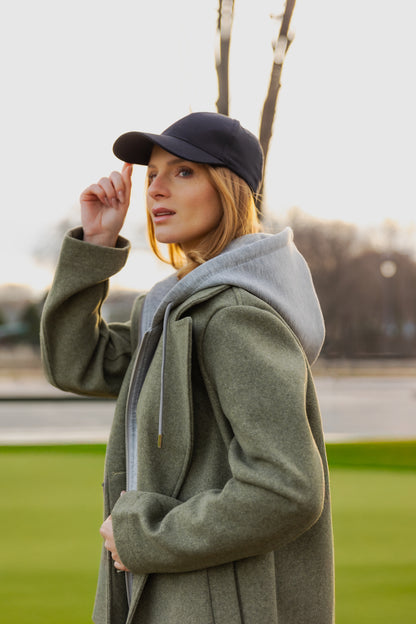 MANTEAU FAUX 2 PIÈCES AVEC CAPUCHE CONTRASTÉE