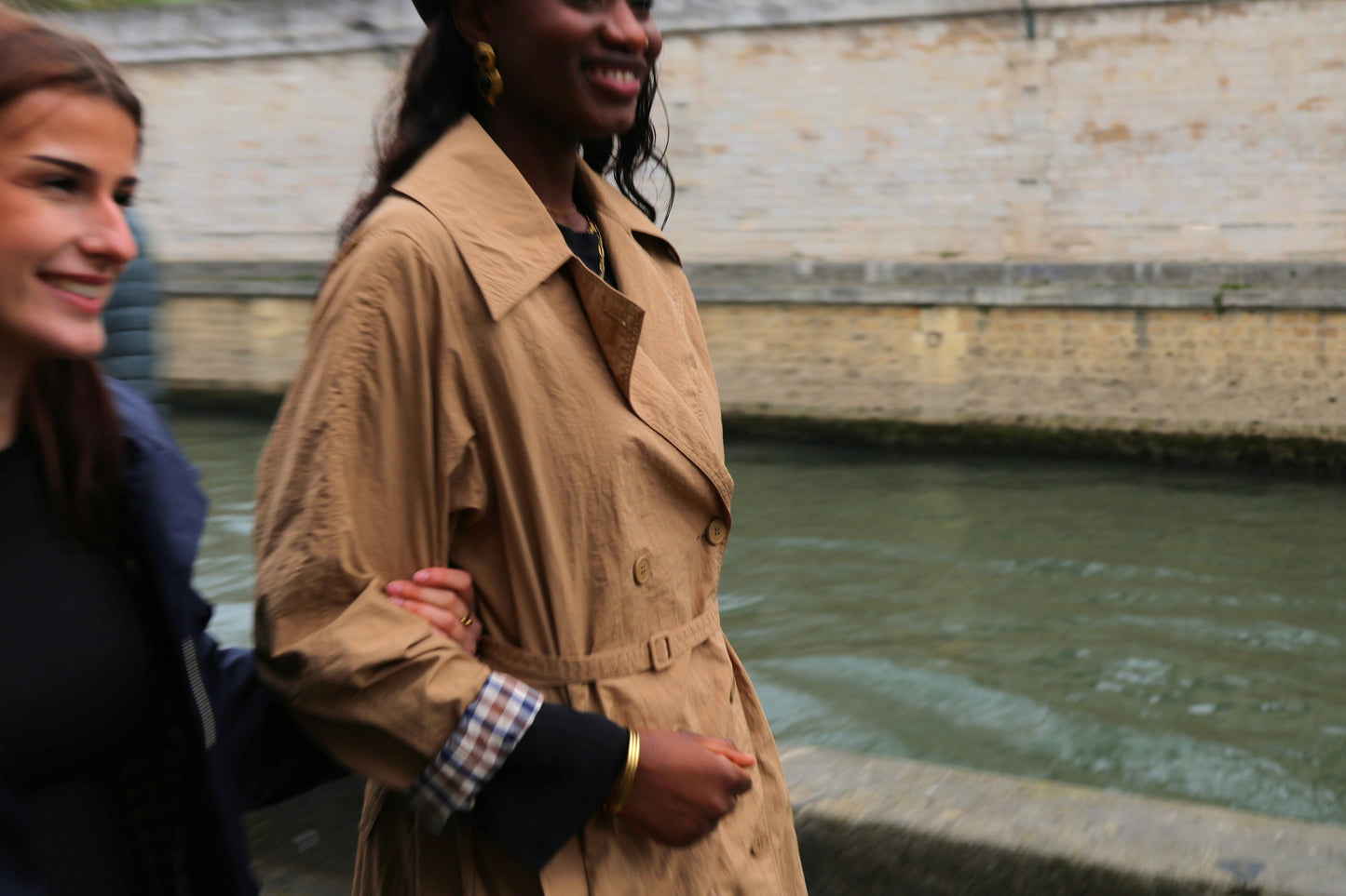 LONG TRENCH COAT WITH BELT AND CHECK LINING