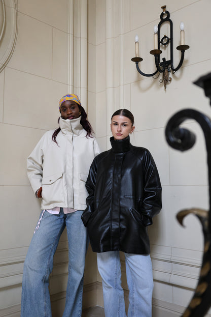 MANTEAU COL MONTANT EN SIMILICUIR