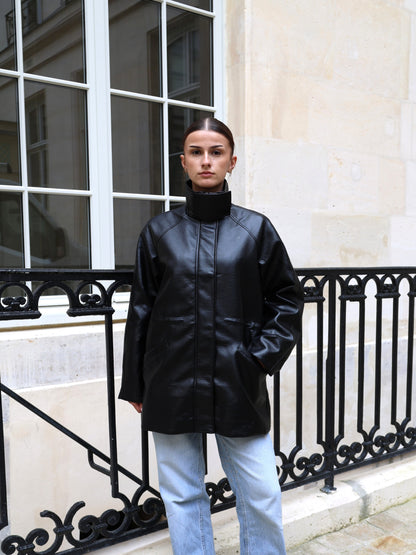 MANTEAU COL MONTANT EN SIMILICUIR