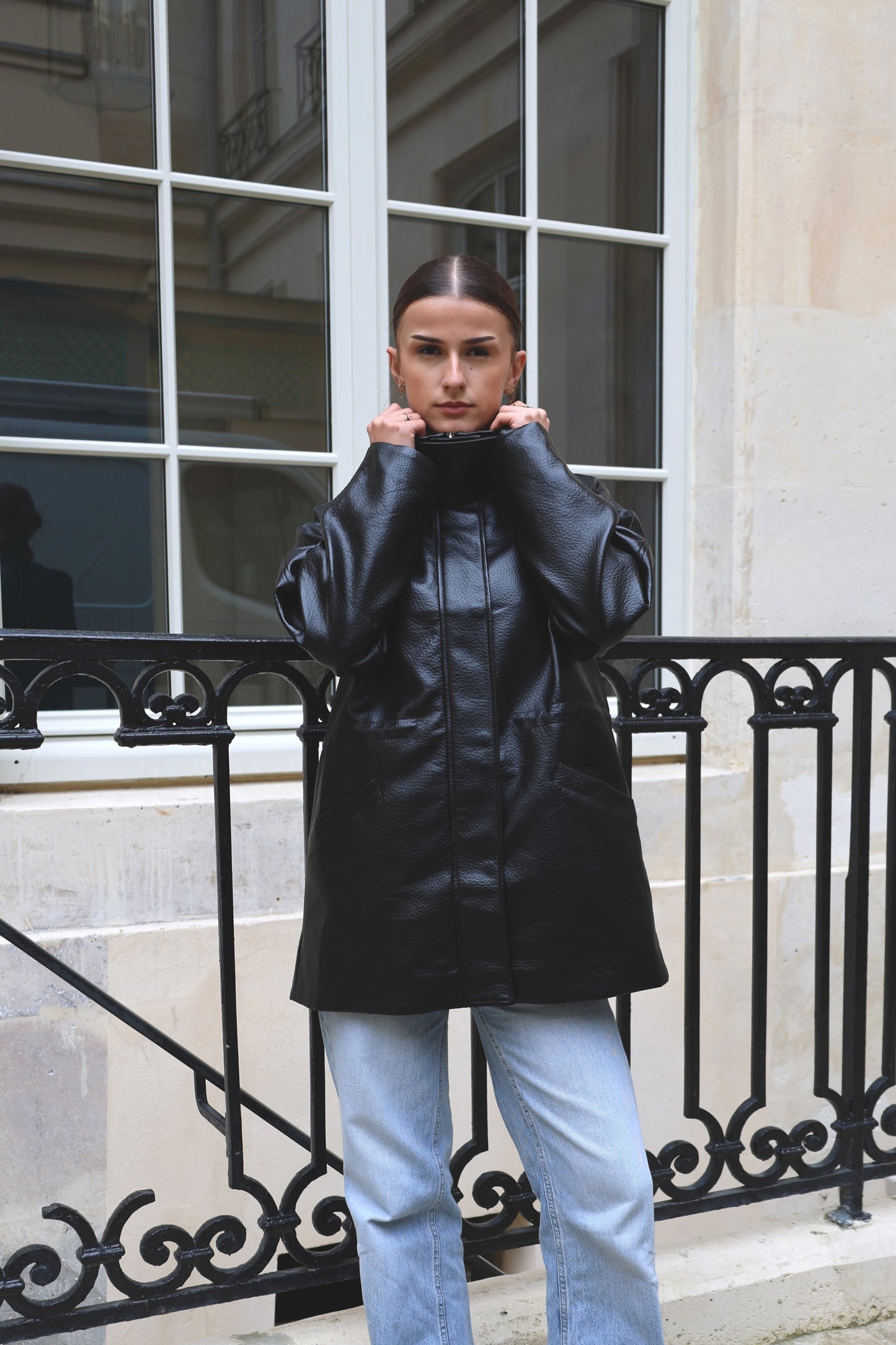 MANTEAU COL MONTANT EN SIMILICUIR