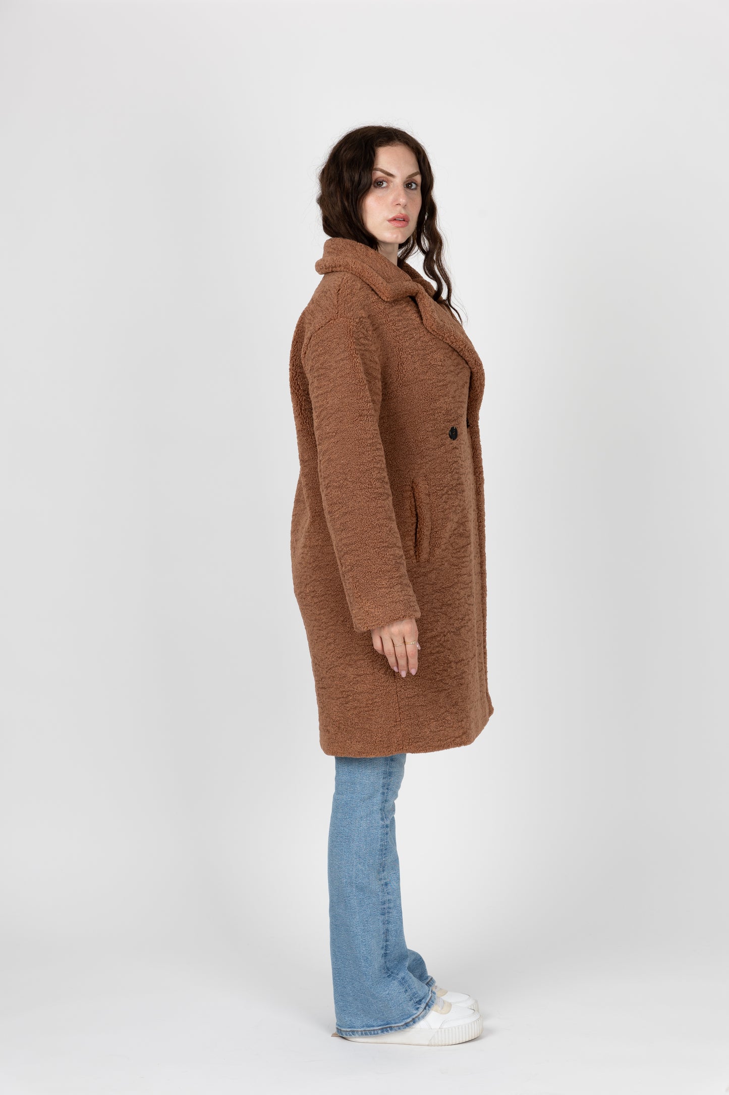 MID-LENGTH SHEARLING COAT