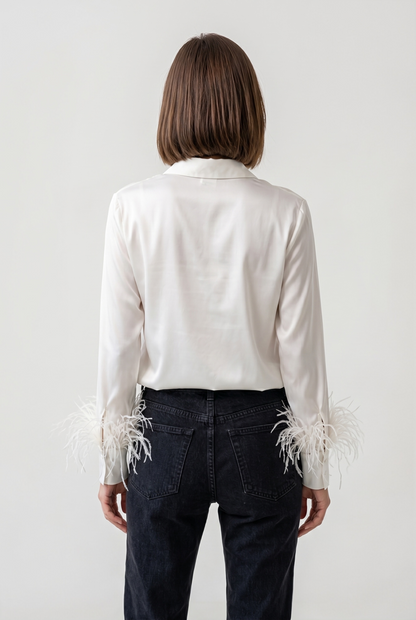CAMISA DE SATÉN CON PLUMA