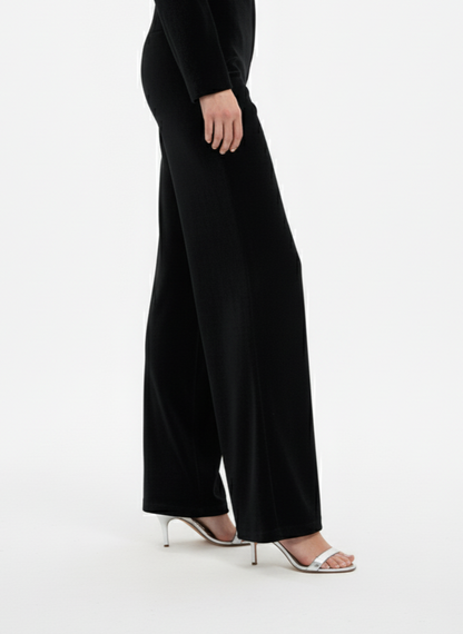 WIDE-LEGGED VELVET PANTS