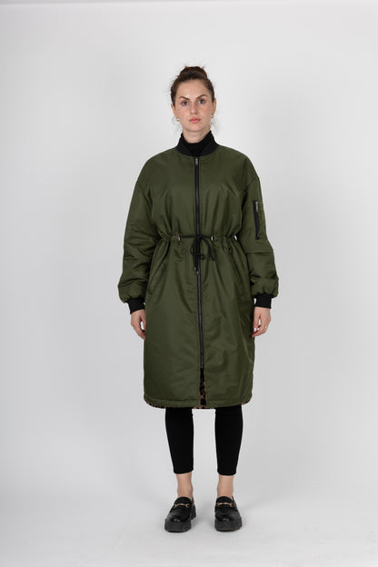 PARKA BOMBER LARGA REVERSIBLE CON INTERIOR DE LEOPARDO