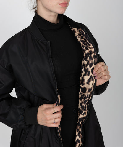 PARKA BOMBER LARGA REVERSIBLE CON INTERIOR DE LEOPARDO