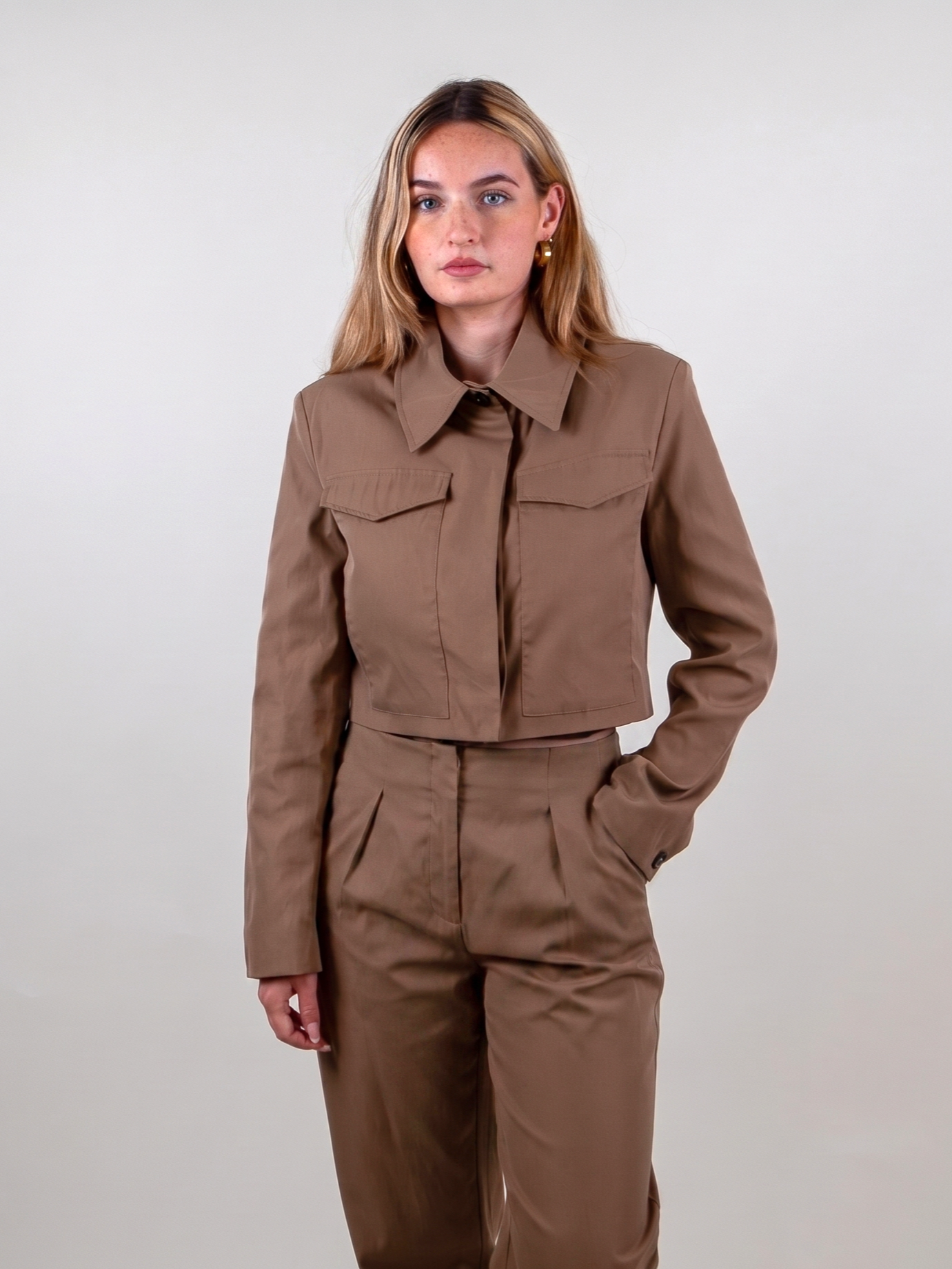 SHORT STRAIGHT JACKET