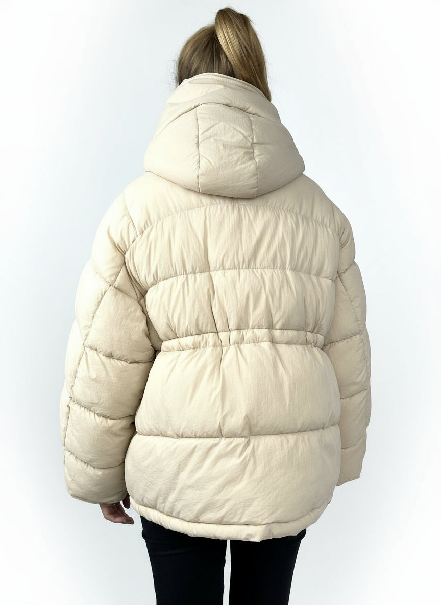 CHAQUETA DE PLUMÍN CON CINTURA AJUSTADA