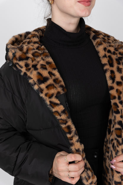 CHAQUETA DE PLUMAS LARGA REVERSIBLE CON ESTAMPADO DE LEOPARDO