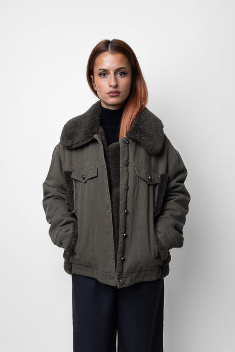 CHAQUETA VAQUERA OVERSIZE CON DETALLES DE PIEL DE OVEJA