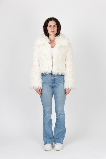 MANTEAU COURT EN FAUSSE FOURRURE MOUTON
