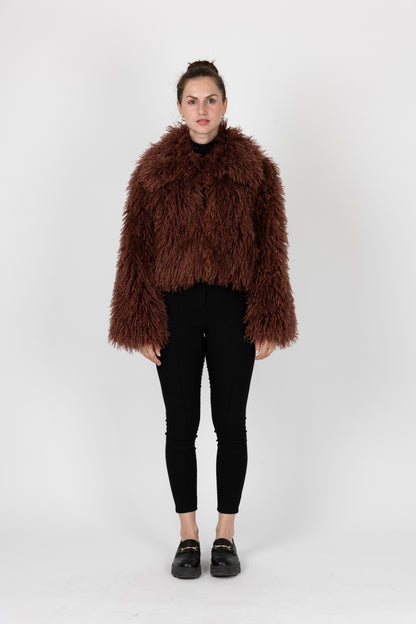 MANTEAU COURT EN FAUSSE FOURRURE MOUTON