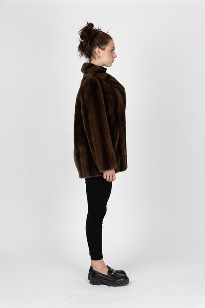 MANTEAU MI-LONG EN FAUSSE FOURRURE À RAYURES
