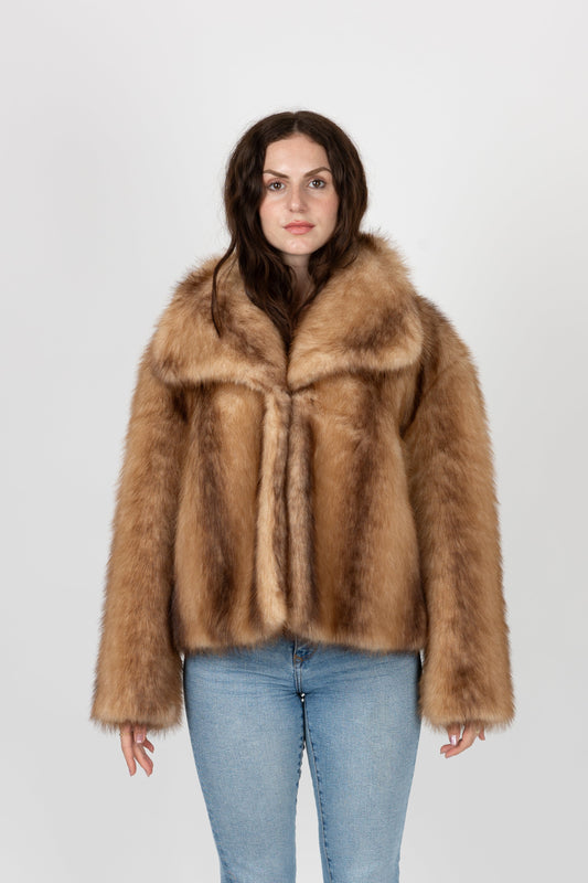MANTEAU EN FAUSSE FOURRURE