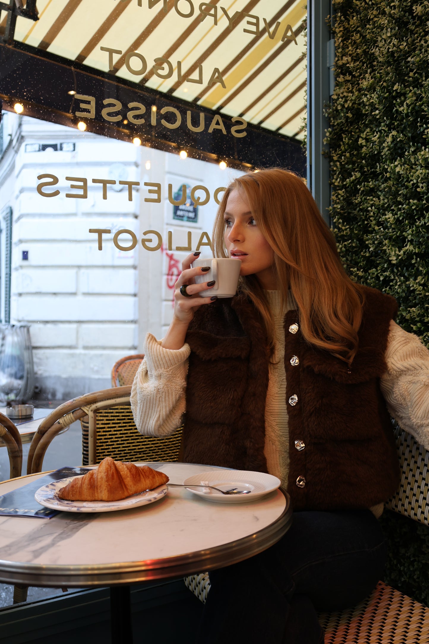 GILET SANS MANCHES  FAUSSE FOURRURE MOUTON