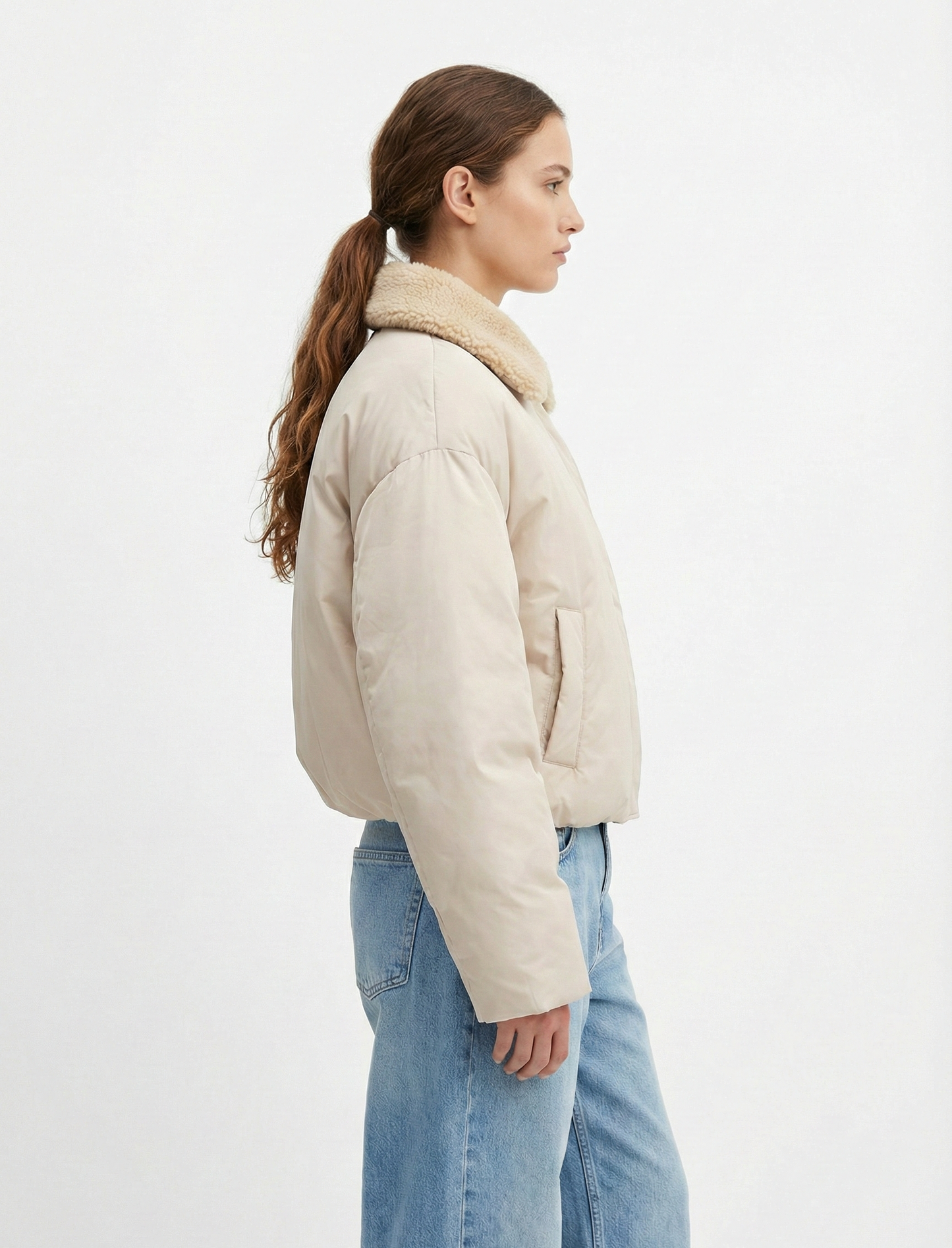 Puffer jacket with faux fur collar