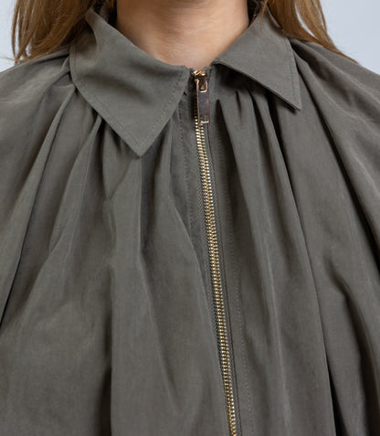 CHAQUETA ABUNDANTE CON CREMALLERA